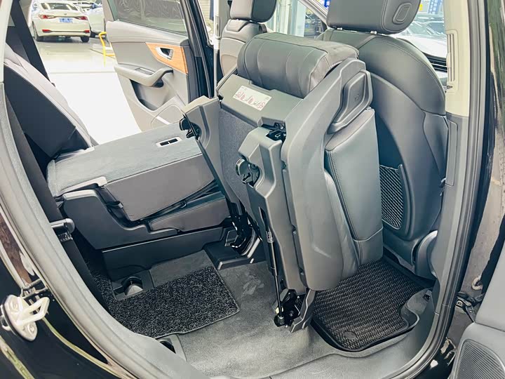 Audi Q7 2022 55 TFSI quattro S line Premium — фото 23
