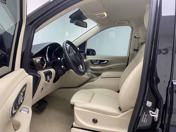 Mercedes-Benz V-Class 2022 V 260 — фото 17