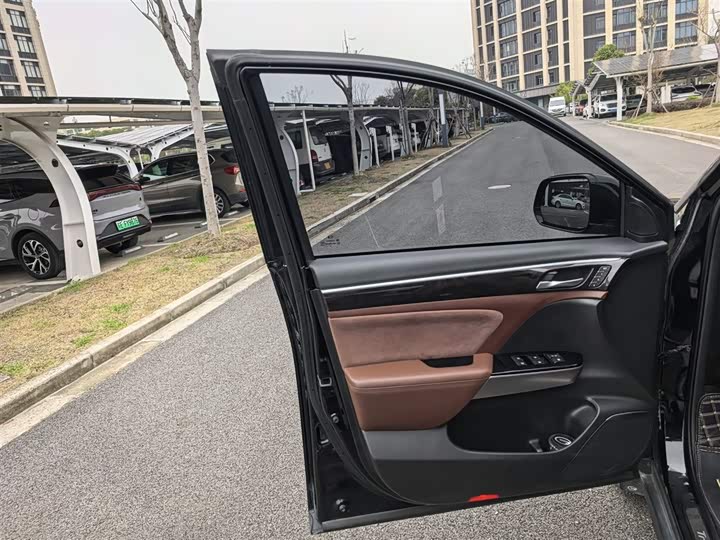 Trumpchi GS8 2019 390 T 2 WD ( ) — фото 12