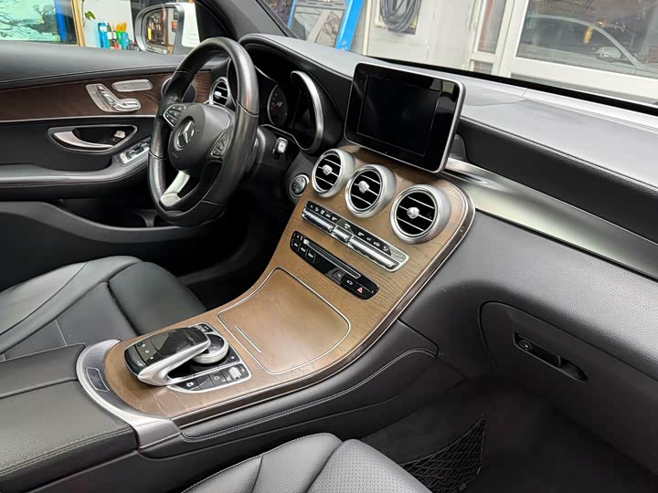 Mercedes-Benz GLC 2016 GLC 300 4 MATIC — фото 40