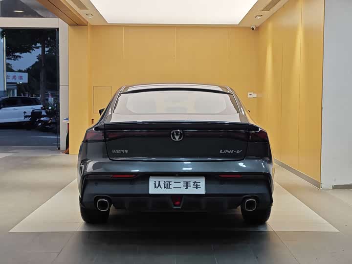 Changan UNI-V 2022 1.5 T — фото 30