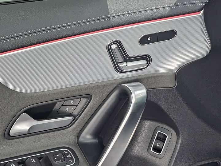 Mercedes-Benz A-Class 2023 AMG A 35 L 4 MATIC — фото 7
