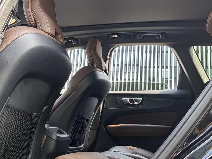 Volvo XC60 2024 B 5 4 WD — фото 16