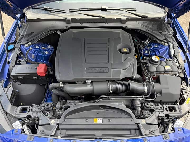 Jaguar XEL 2018 2.0 T 200 PS — фото 32