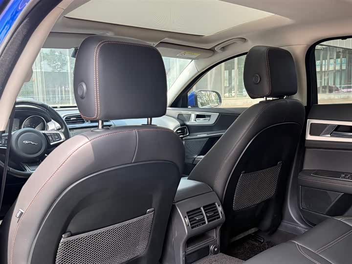 Jaguar XEL 2018 2.0 T 200 PS — фото 19