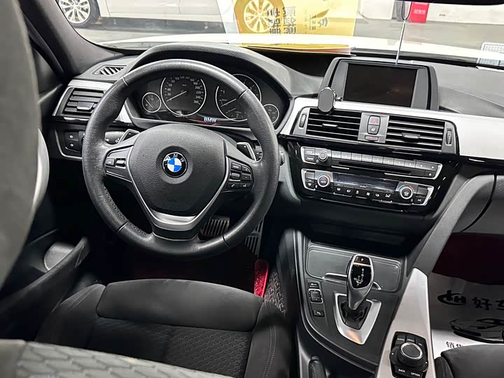 BMW 3 Series 320i M спорт — фото 9