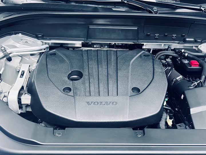 Volvo XC60 2022 B 5 4 WD — фото 18