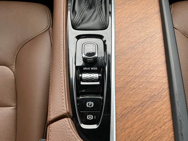 Volvo XC90 2019 T 6 7 VI — фото 11