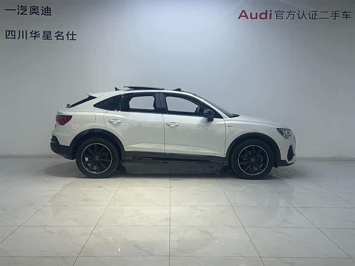 Audi Q3 Sportback 2023 45 TFSI quattro Luxury — фото 3