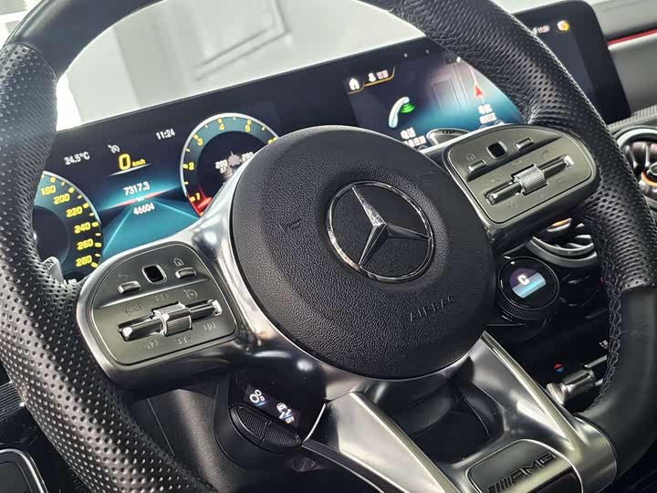 Mercedes-Benz A-Class 2023 AMG A 35 L 4 MATIC — фото 4