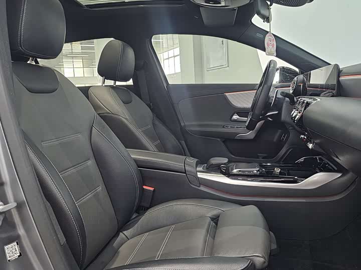 Mercedes-Benz A-Class 2023 AMG A 35 L 4 MATIC — фото 12