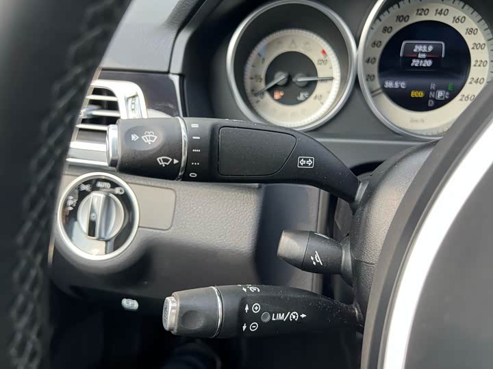 Mercedes-Benz E-Class 2015 E 260 L Sport — фото 33