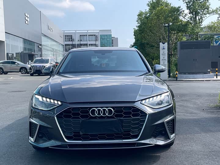 Audi A4L 40 TFSI стиль-динамик — фото 2