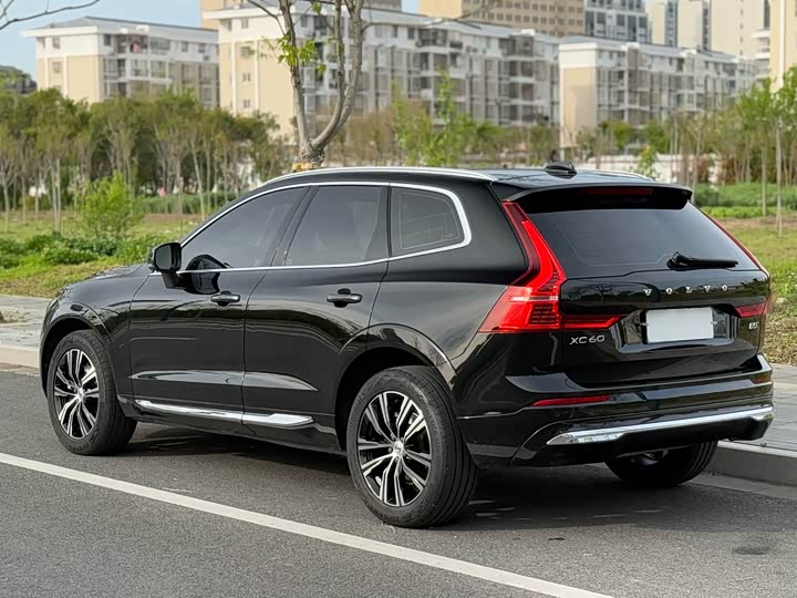 Volvo XC60 2022 B 5 4 WD — фото 14