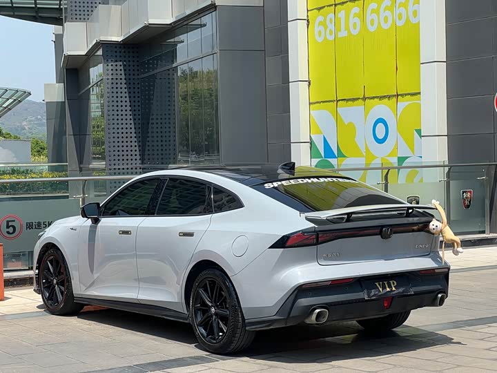 Changan UNI-V 2022 1.5 T Premium — фото 14