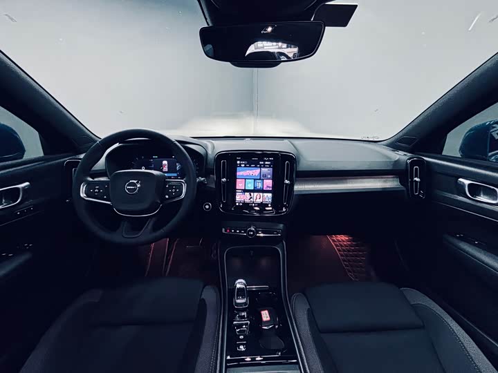 Volvo XC40 2023 B 3 — фото 11
