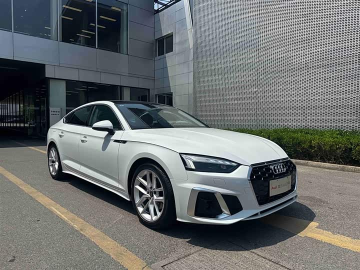 Audi A5 2024 Sportback 40 TFSI — фото 3