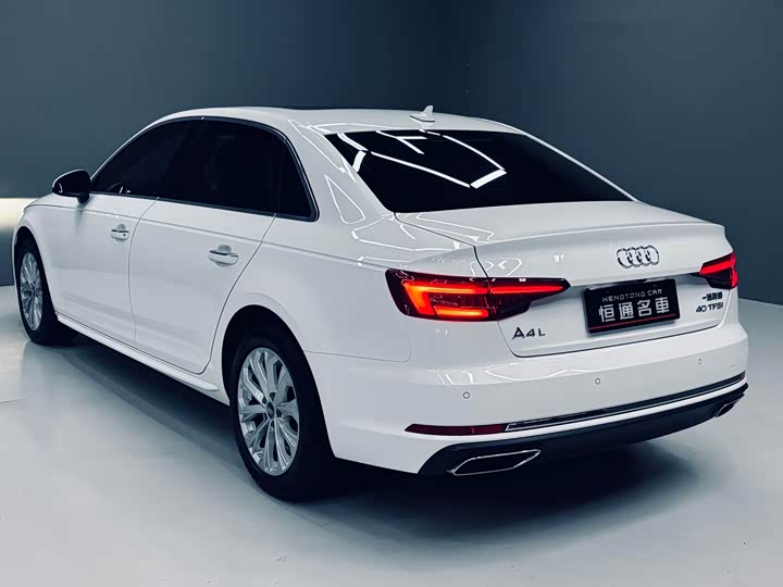 Audi A4L 2019 40 TFSI V — фото 3