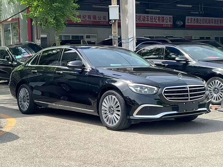 Mercedes-Benz E-Class 2022 E 300 L Luxury — фото 3