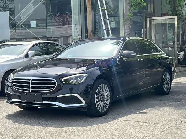 Mercedes-Benz E-Class 2022 E 300 L Luxury — фото 1