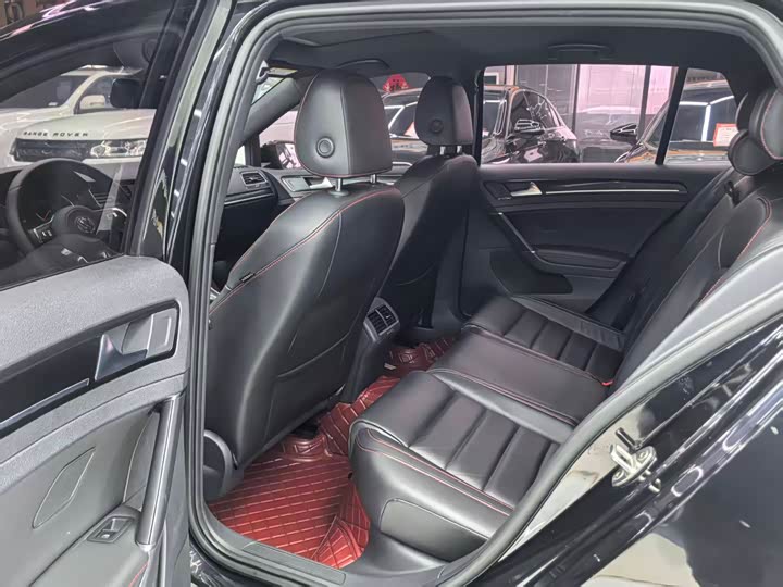 Volkswagen GTI 2016 2.0 TSI GTI — фото 7