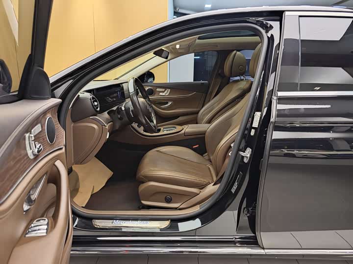 Mercedes-Benz E-Class 2021 E 300 L — фото 14