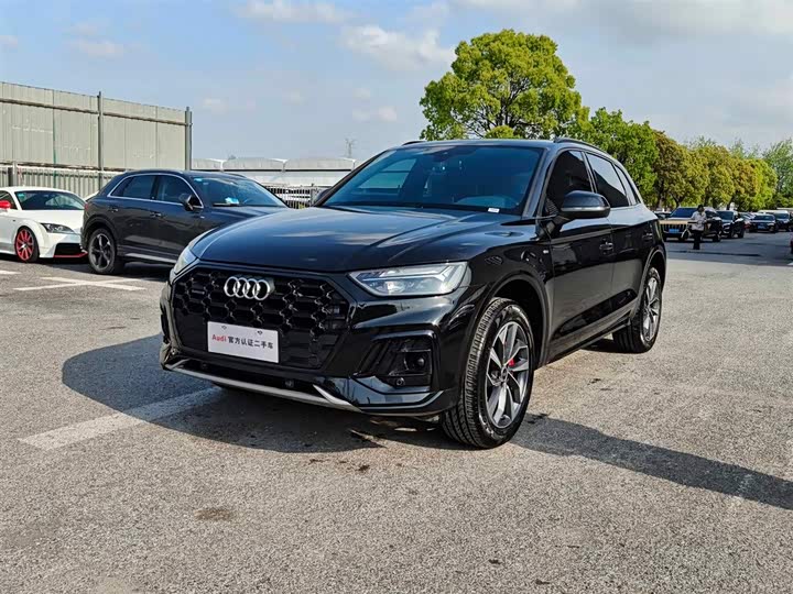 Audi Q5L 2025 40 TFSI — фото 1
