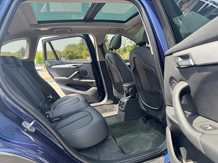 BMW X1 2019 s Drive 20 Li Leading — фото 12