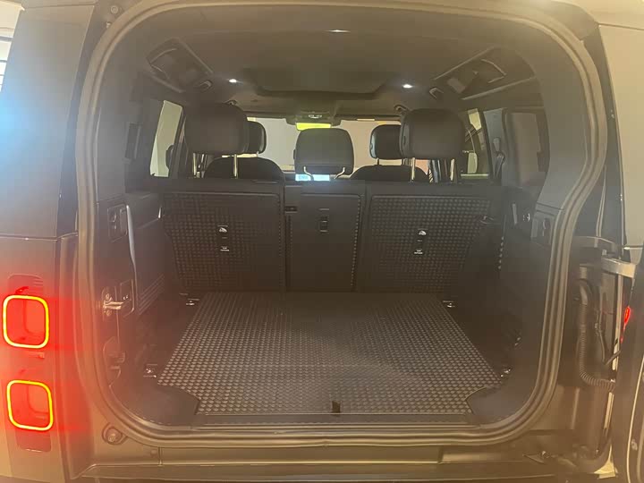 Land Rover Defender — фото 12