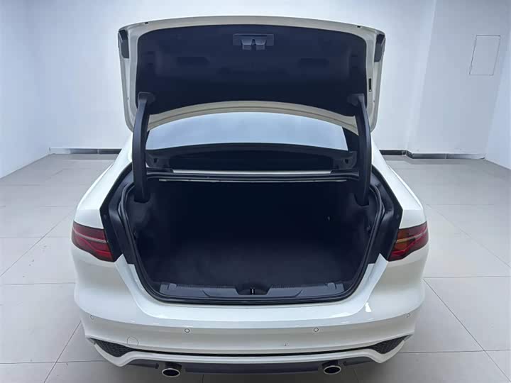 Jaguar XEL 2023 2.0 T 250 PS R-DYNAMIC S — фото 7