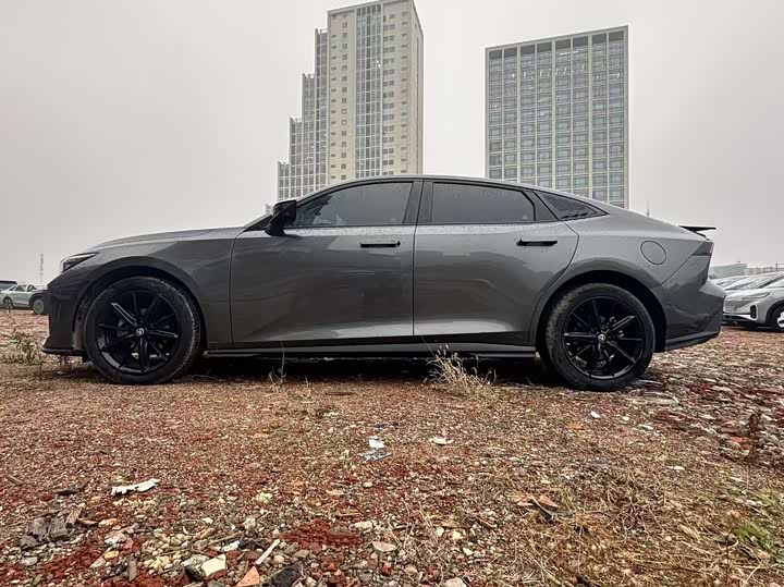 Changan UNI-V 2024 1.5 T — фото 7