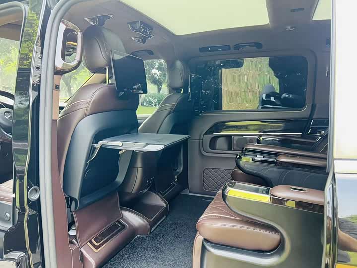 Mercedes-Benz V-Class 2018 V 260 L VI — фото 14