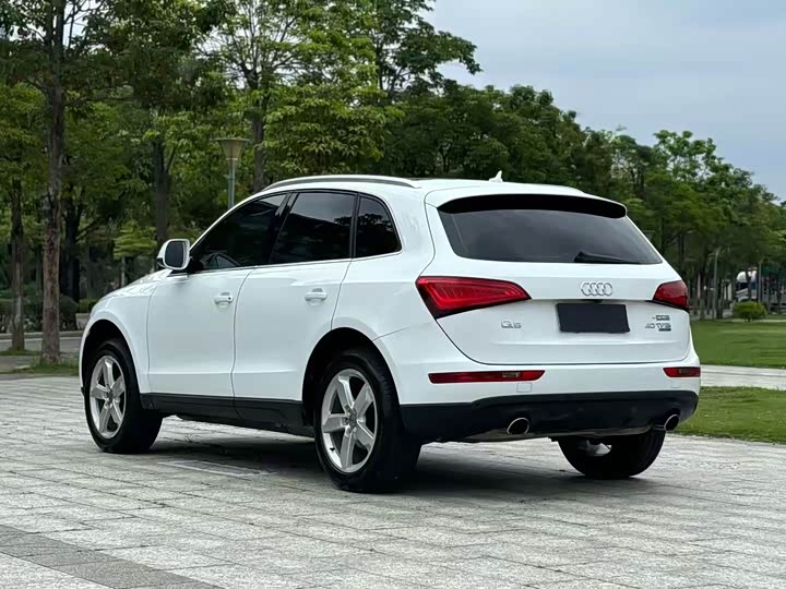 Audi Q5 2015 40 TFSI Comfort — фото 9