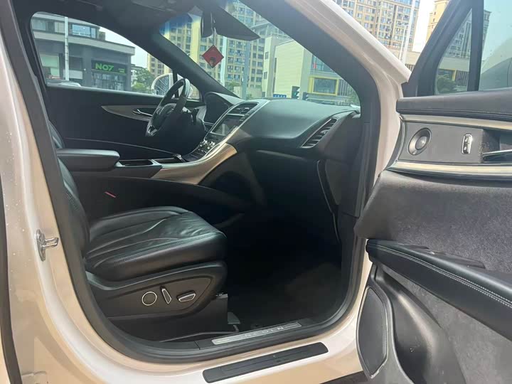 Lincoln MKX 2015 2.0 T 4 WD — фото 22