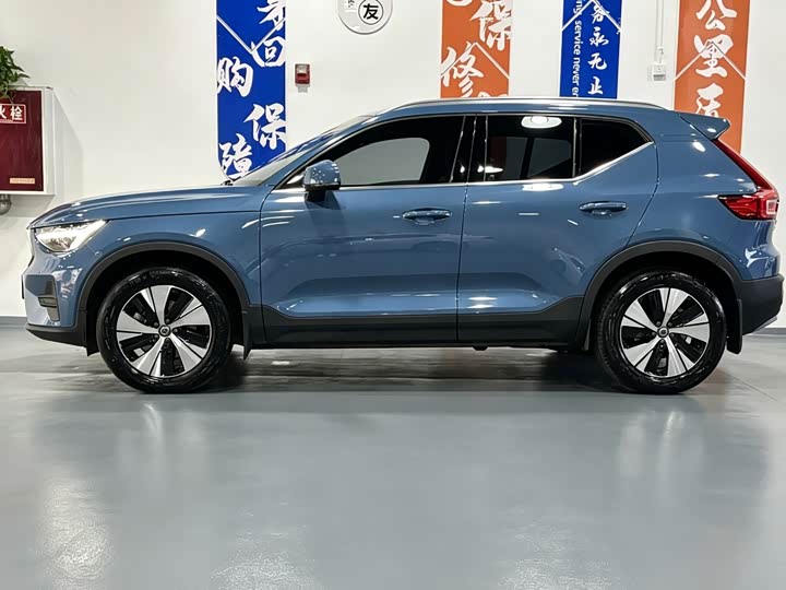 Volvo XC40 2023 B 3 — фото 5