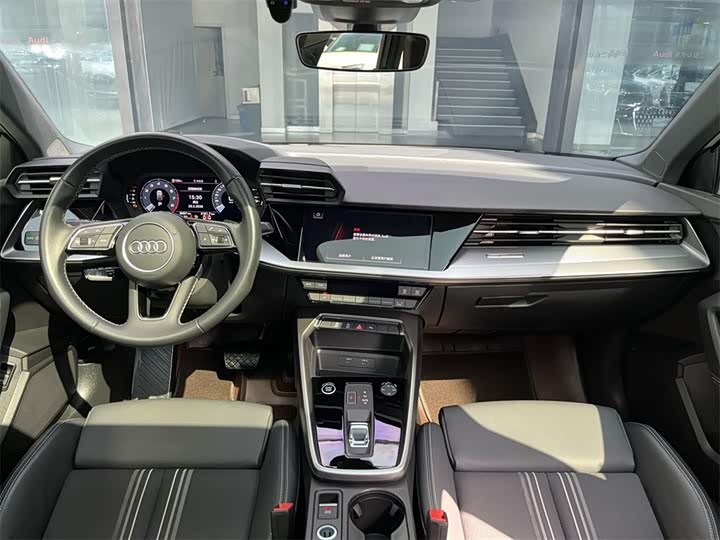 Audi A3 2024 Sportback 35 TFSI Sport — фото 6