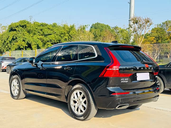 Volvo XC60 2019 T 5 4 WD VI — фото 15