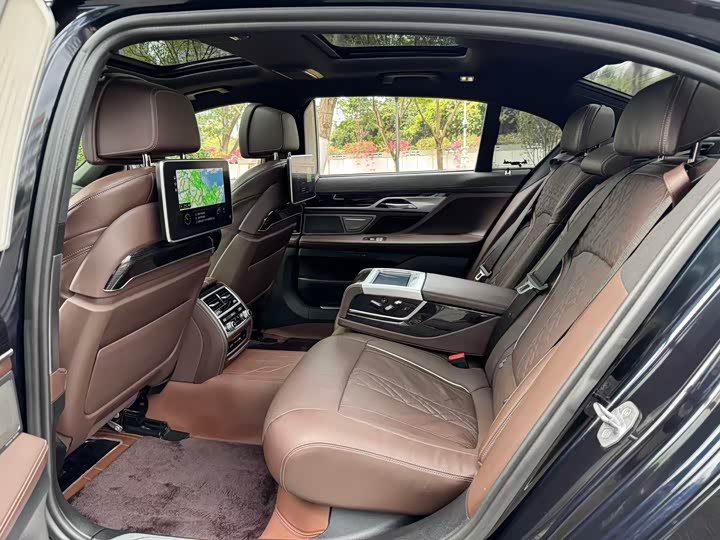 BMW 7 Series 730Li премиум M спортпакет — фото 9