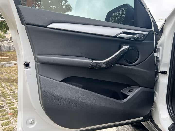 BMW X1 2018 s Drive 20 Li Leading — фото 13
