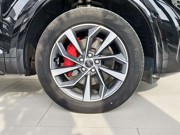Audi Q5L 2024 40 TFSI — фото 16