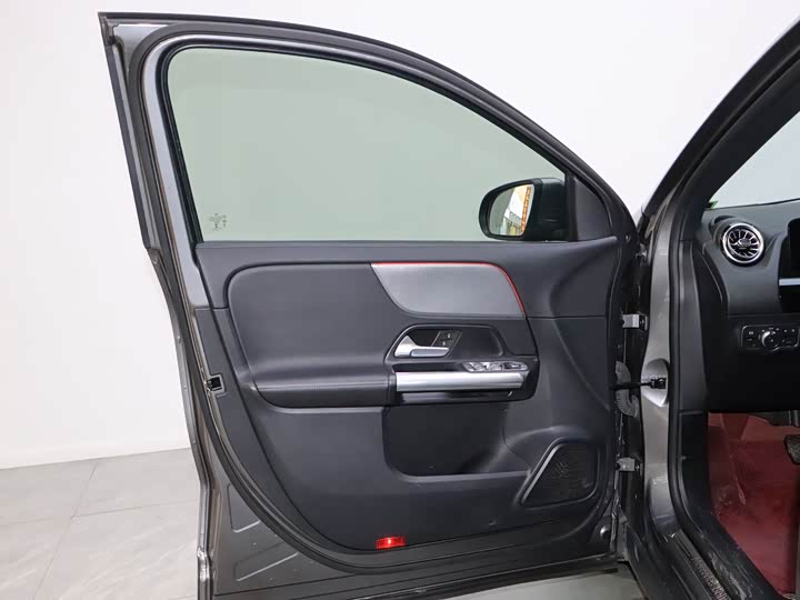 Mercedes-Benz GLA 2022 GLA 200 — фото 13