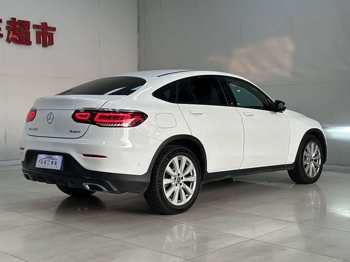 Mercedes-Benz GLC 2020 GLC 260 4 MATIC SUV — фото 5