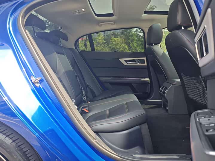 Jaguar XEL 2019 2.0 T 200 PS — фото 12