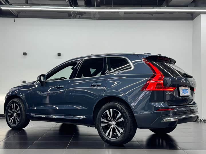 Volvo XC60 2023 B 5 4 WD — фото 15
