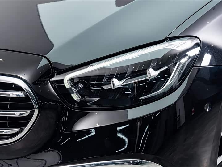 Mercedes-Benz E-Class 2022 E 350 e L — фото 4