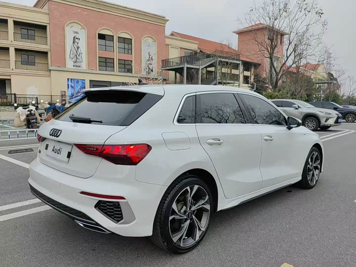 Audi A3 2022 Sportback 35 TFSI Sport — фото 9