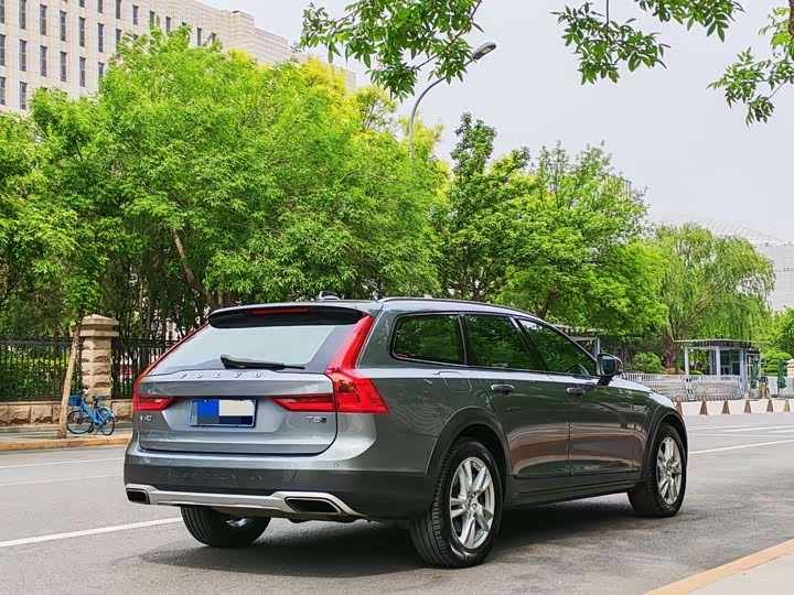 Volvo V90 2017 Cross Country T 5 AWD — фото 5