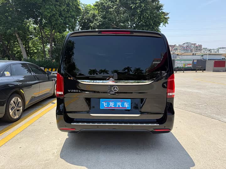 Mercedes-Benz V-Class 2022 V 260 L — фото 7