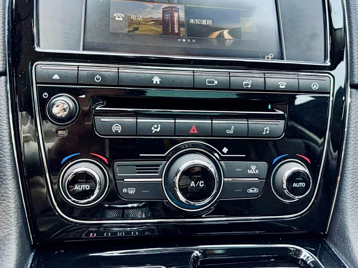 Jaguar XJ 2016 XJL 2.0 T 2 WD — фото 14