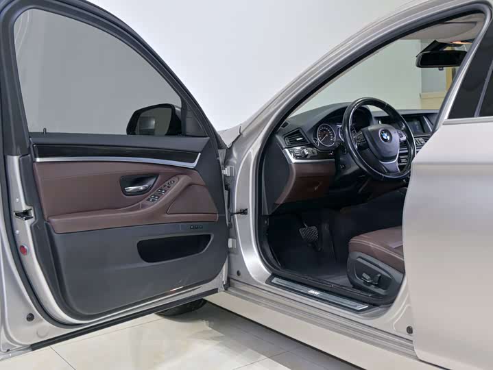BMW 5-Series 2014 525 Li — фото 13